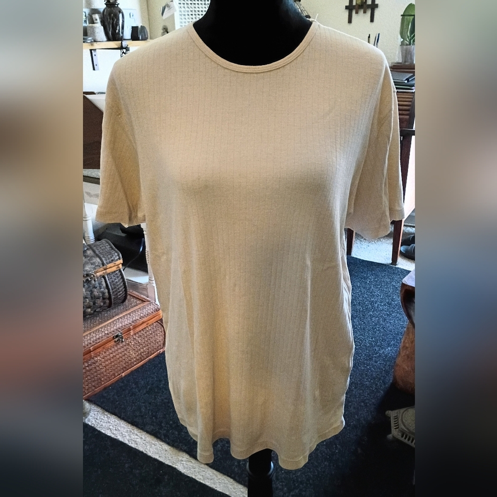 Banana Republic Ribbed T-shirt in Cream, Green Label, Quality, L
